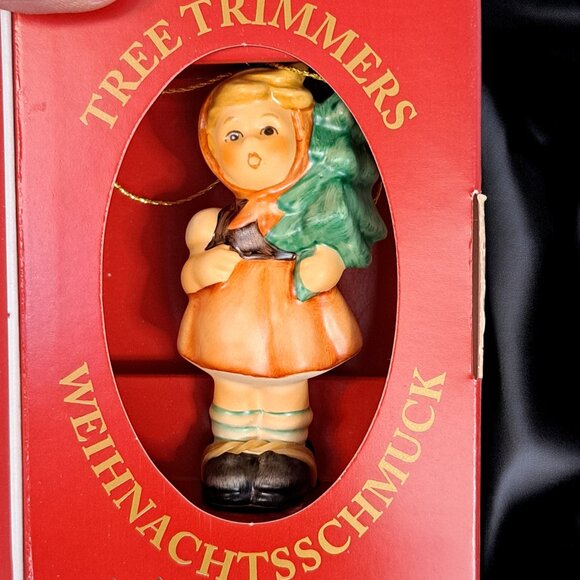 Goebel Hummel Girl with Fir Tree Christmas Ornament Porcelain Figure 3" In Box - Picture 4 of 6